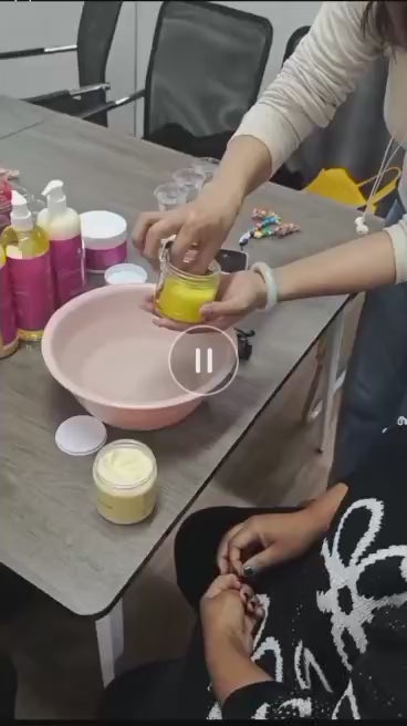 Masque de Visage Éclaircissant au Curcuma Bio - Anti-Taches & Éclat Naturel